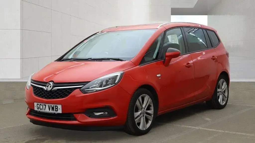 Second-hand Vauxhall Zafira SRi 2017 Roșu Monovolum