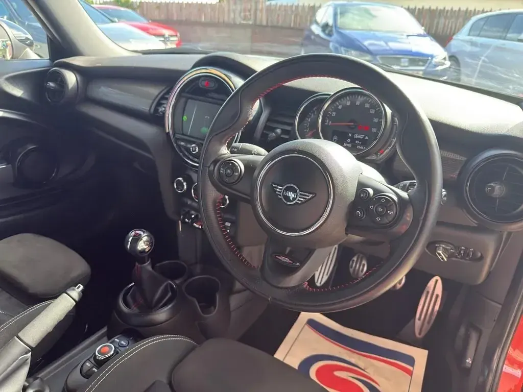 Usado Mini Cooper Hatch 136 HP (100 kW) 2018 Laranja Citadino
