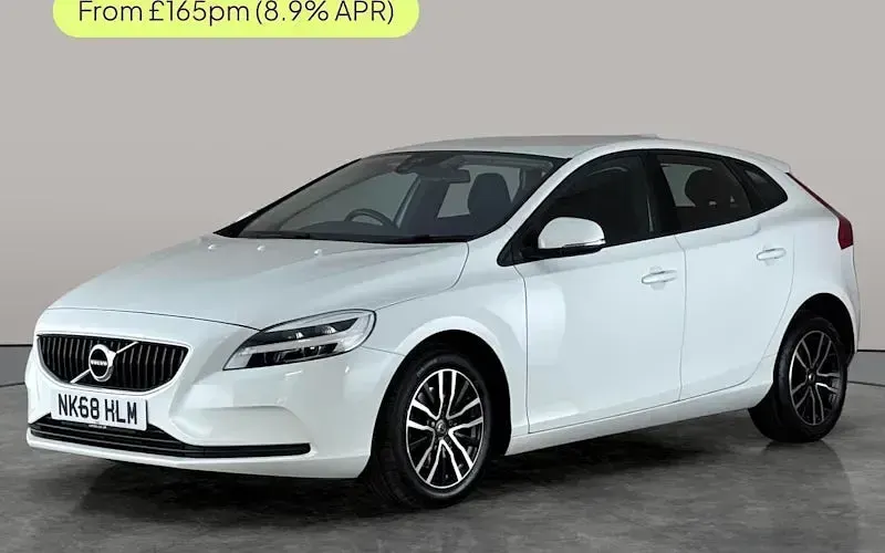 Used Volvo V40 Momentum 122 HP (89 kW) 2019 Hatchback