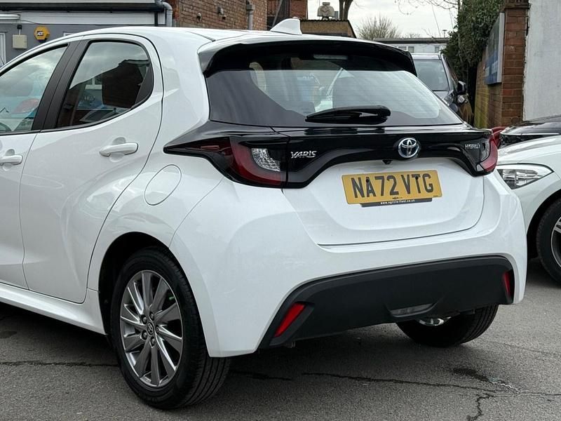 Used Toyota Yaris Hybrid 2022 White Hatchback