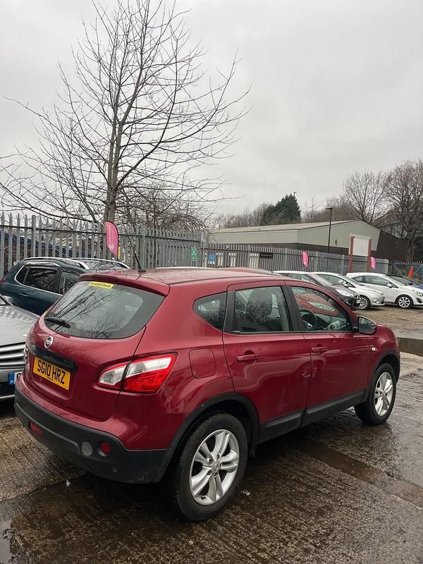 Used Nissan Qashqai Acenta 2010 Red SUV