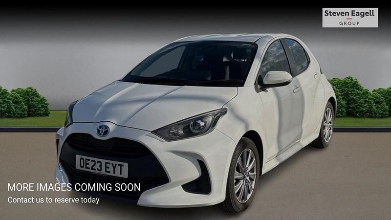 Used Toyota Yaris Hybrid 2023 White Hatchback