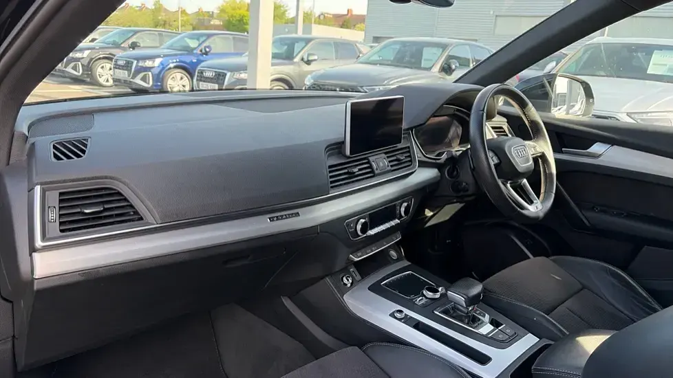 Used Audi Q5 S-Line 190 HP (139 kW) 2019 Black SUV