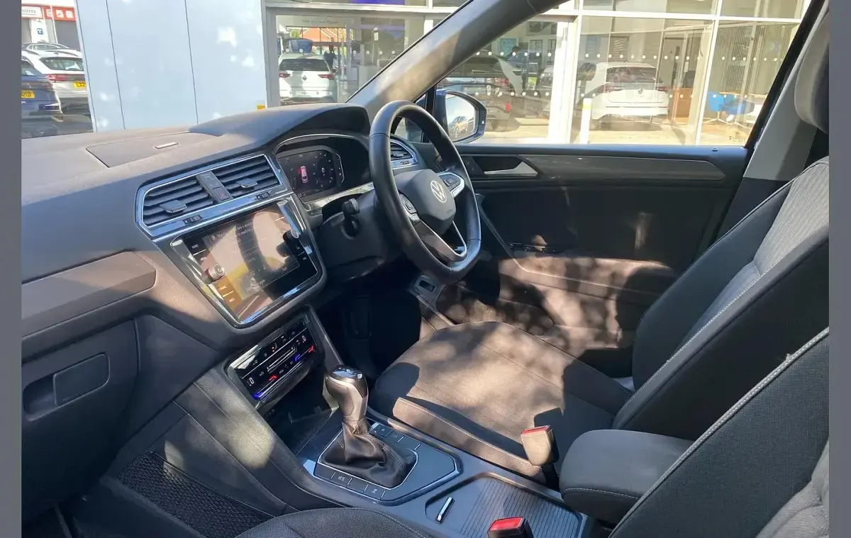 Used VW Tiguan Allspace Life 150 HP (110 kW) 2023 Blue SUV