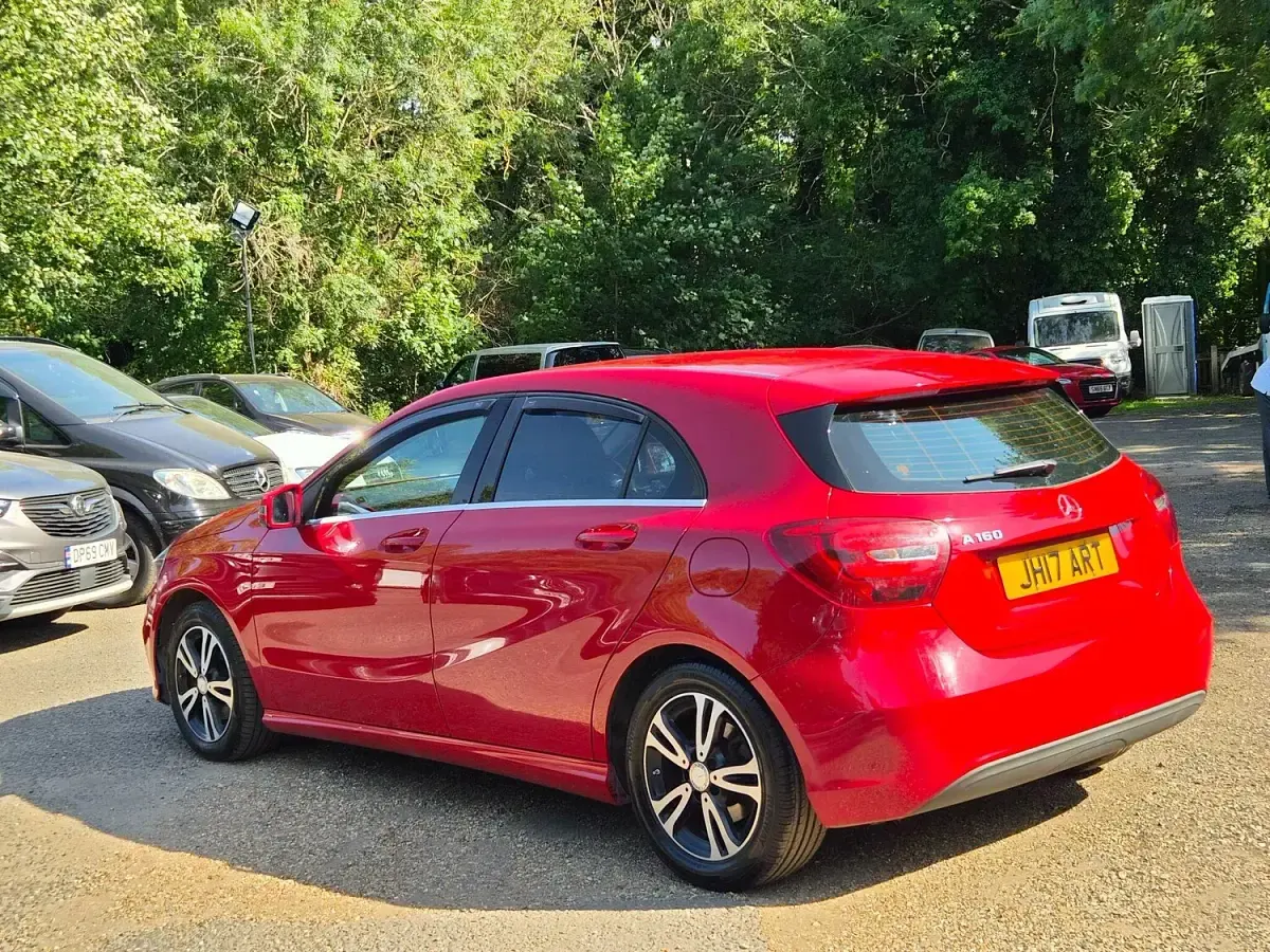 Used Mercedes A160 SE 2017 Red Hatchback