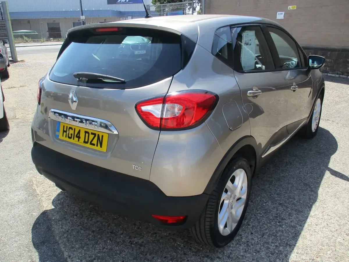 Used Renault Captur Dynamique 90 HP (66 kW) 2014 Beige SUV