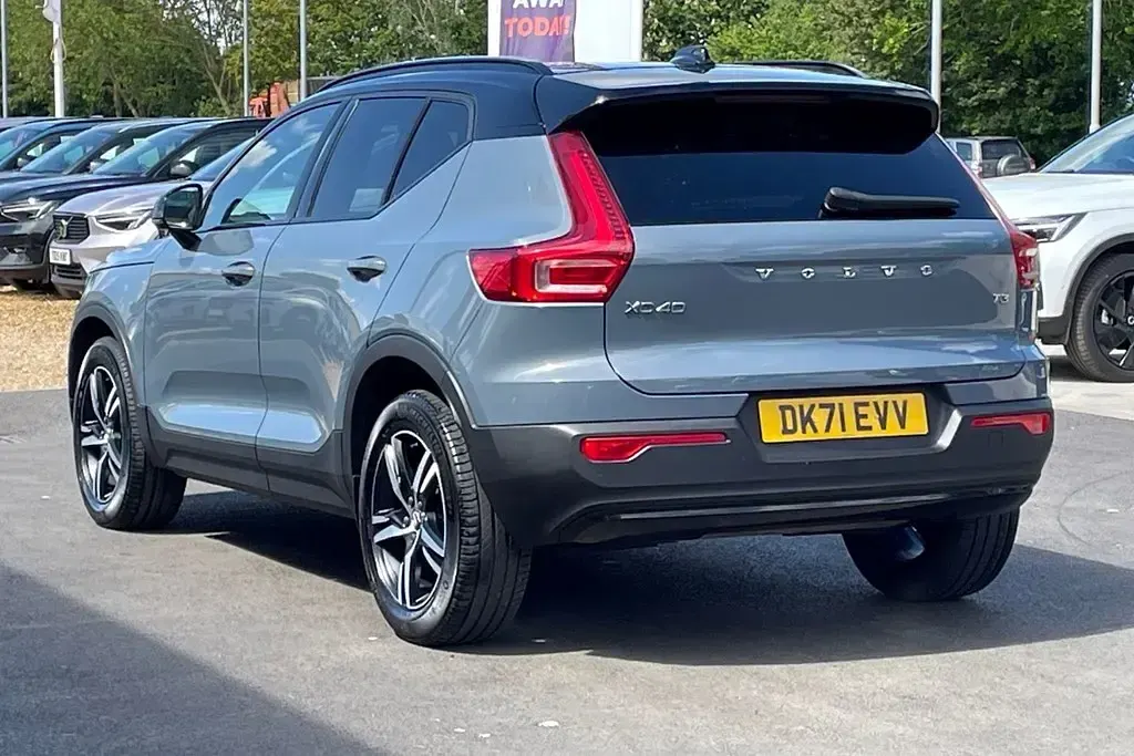 Used Volvo XC40 R-Design 161 HP (118 kW) 2022 Grey SUV