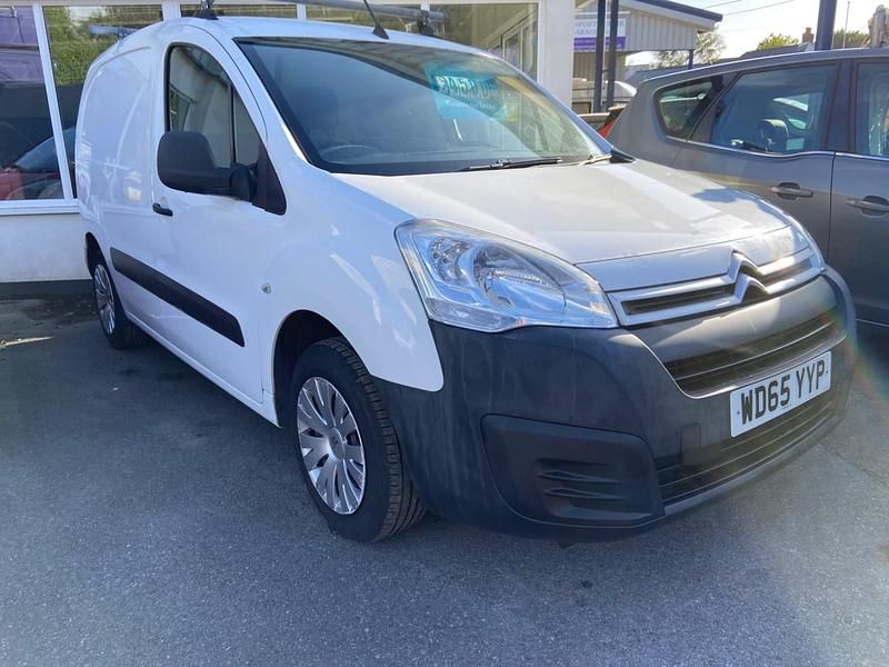Used Citroën Berlingo 75 HP (55 kW) 2015 White MPV