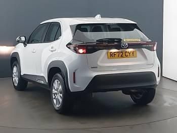 Used Toyota Yaris Hybrid 116 HP (85 kW) 2022 White Estate