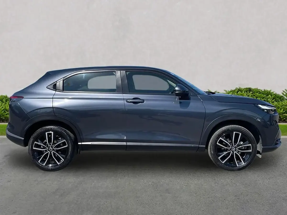 Used Honda HR-V Elegance 131 HP (96 kW) 2023 Grey SUV