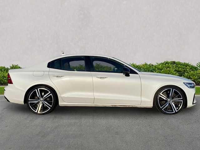 Used Volvo S60 R-Design 250 HP (183 kW) 2020 Sedan