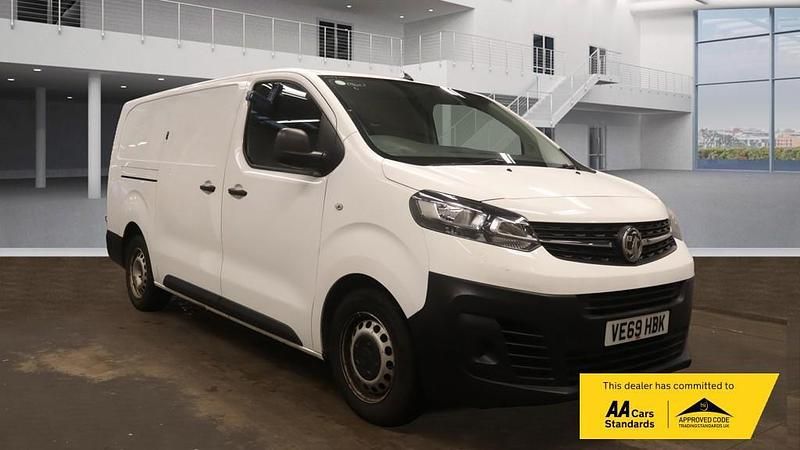 White Used 2019 Vauxhall Vivaro Edition Van | £8,995 (Fair price) - Image 1/4