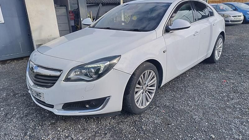 White Used 2016 Vauxhall Insignia Elite Hatchback | £1,100 (Good price) - Image 1/4