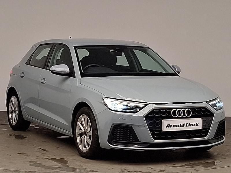Usado Audi A1 Sport 95 HP (69 kW) 2023 Cinzento SUV