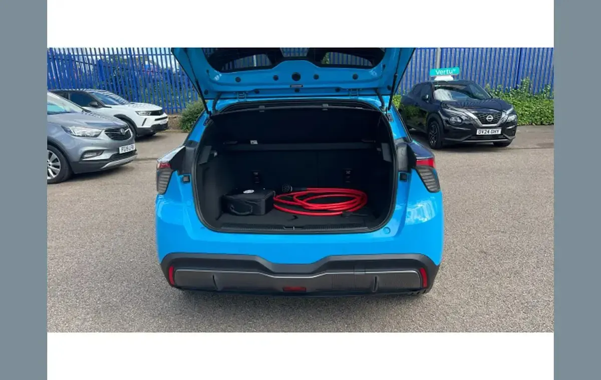 Used MG MG4 EV Trophy 150 kW (204 HP) 2023 Blue Hatchback
