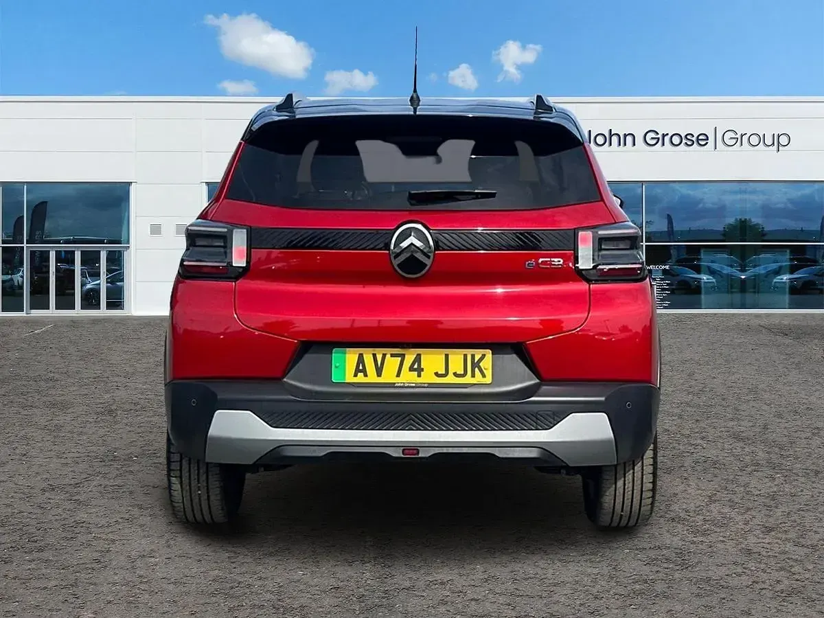 Used Citroën e-C3 83 kW (113 HP) 2024 Red Hatchback