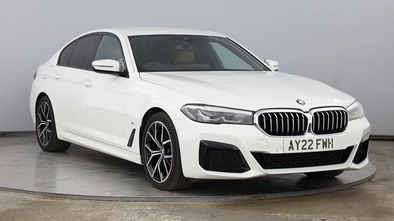 White Used 2022 BMW 520 M Sport | £27,350 (Good price) - Image 1/4