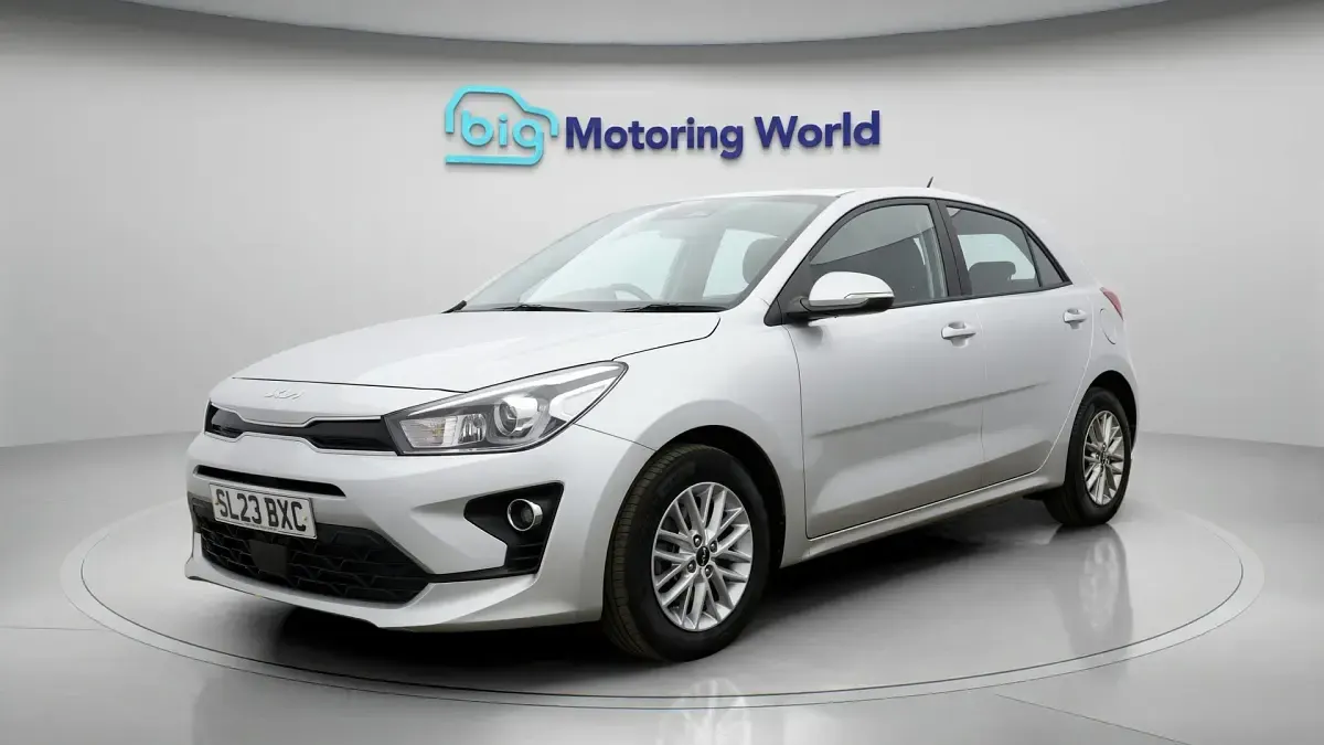 Used Kia Rio 84 HP (61 kW) 2022 Silver Hatchback
