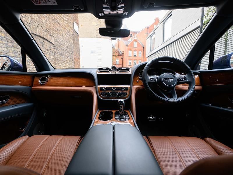 Used Bentley Bentayga 443 HP (325 kW) 2022 Blue SUV