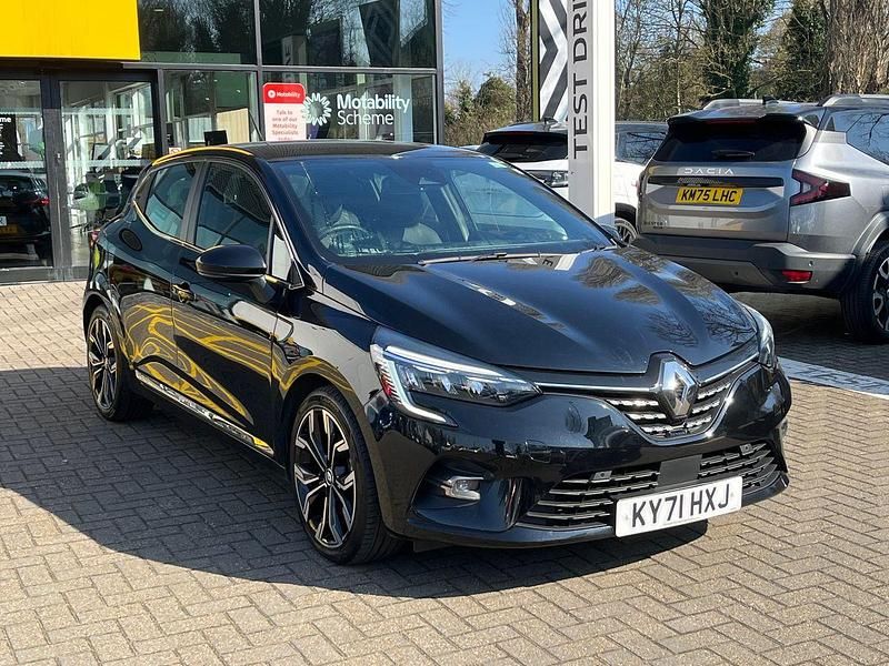 Used Renault Clio V Version S 140 HP (102 kW) 2022 Black  Hatchback