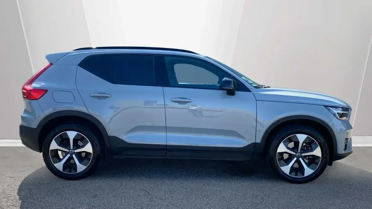 Used Volvo XC40 Plus 197 HP (144 kW) 2025 Grey SUV