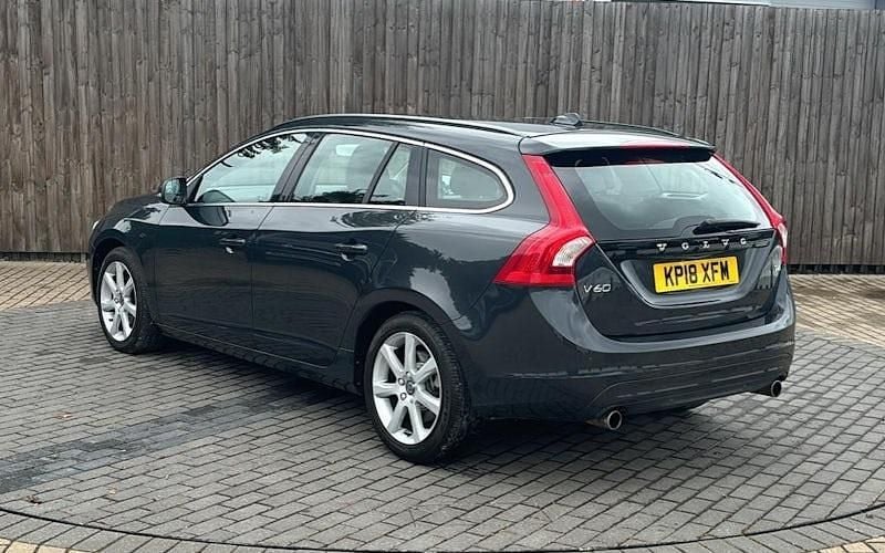 Used 2018 Volvo V60 SE Estate | £16,199 (Good price) - Image 1/4