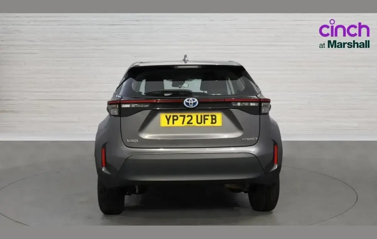 Used Toyota Yaris Cross 113 HP (83 kW) 2023 Grey SUV