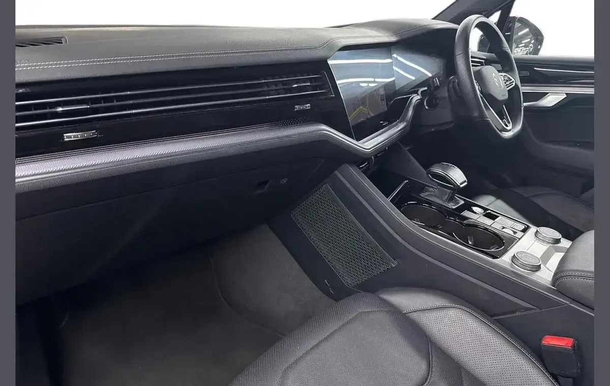 Used VW Touareg Black Edition 286 HP (210 kW) 2023 White SUV