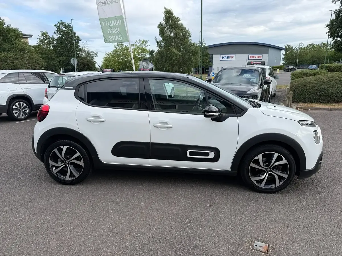 Used Citroën C3 PureTech 110 HP (80 kW) 2022 White Hatchback