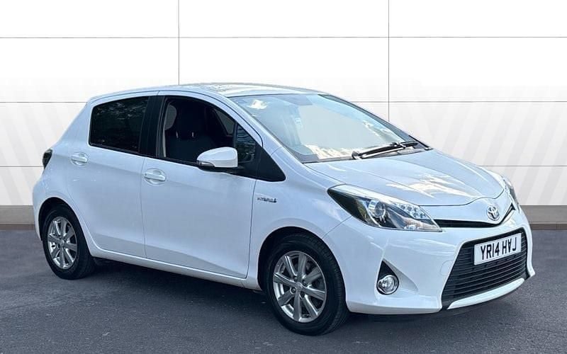 Used 2014 Toyota Yaris Hybrid Hatchback | £9,995 (Fair price) - Image 1/4
