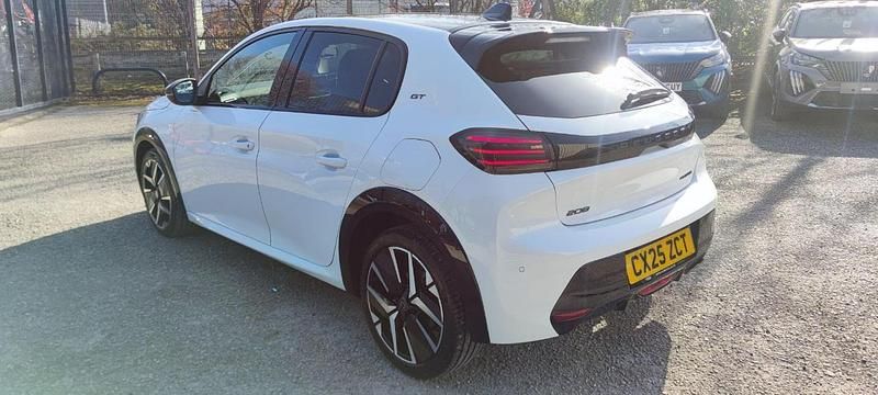 Used Peugeot 208 GT 134 HP (98 kW) 2025 White Hatchback