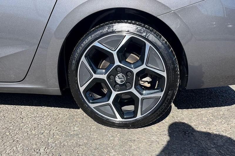 Used Vauxhall Astra Ultimate 178 HP (130 kW) 2024 Grey Estate