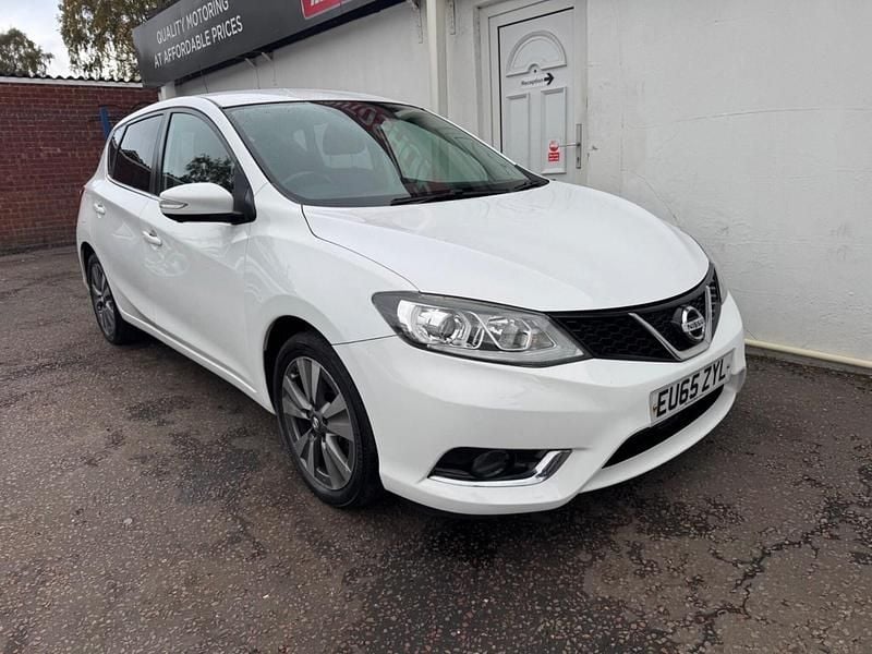 White Used 2015 Nissan Pulsar Tekna Hatchback | £5,495 (Fair price) - Image 1/4