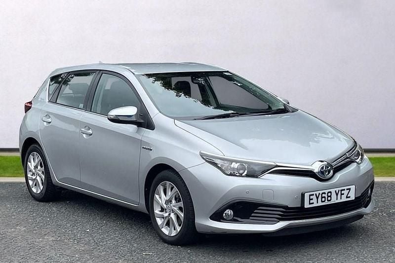 Silver Used 2018 Toyota Auris Hybrid Hatchback | £10,750 (Fair price) - Image 1/4