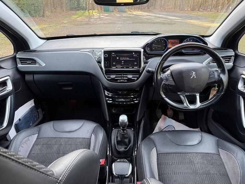 Begagnad Peugeot 2008 Allure 2018 Grå SUV