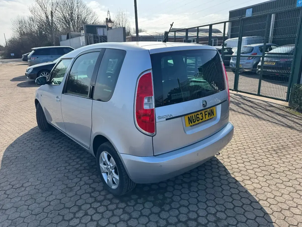 Used Skoda Roomster SE 105 HP (77 kW) 2013 Silver MPV