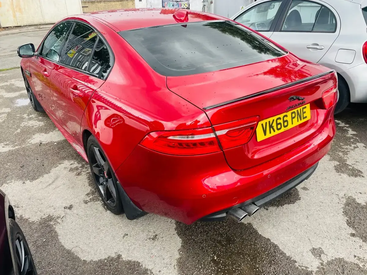 Used Jaguar XE R-Sport 180 HP (132 kW) 2016 Red Sedan