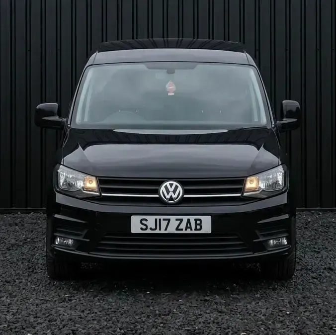 Used VW Caddy Highline 102 HP (75 kW) 2017 Black MPV
