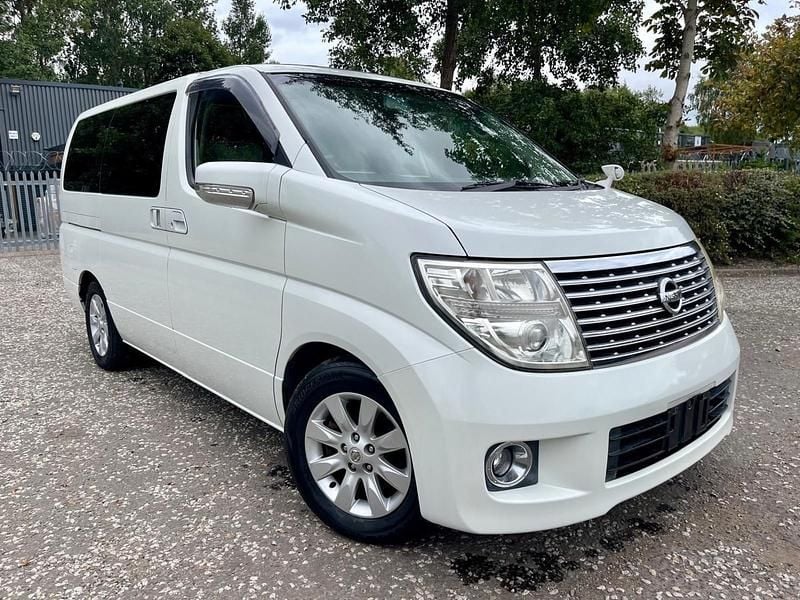 Used Nissan Elgrand S 2007 Pearl white MPV
