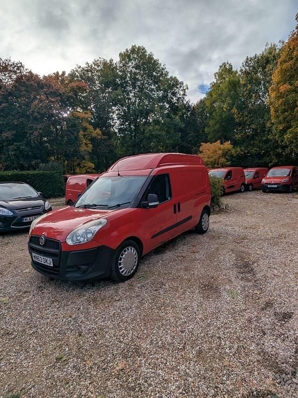 Red Used 2013 Fiat Doblò MPV | £3,500 (Good price) - Image 1/4