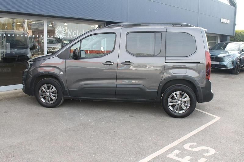 Used Peugeot Rifter Allure Premium 130 HP (95 kW) 2022 Grey MPV