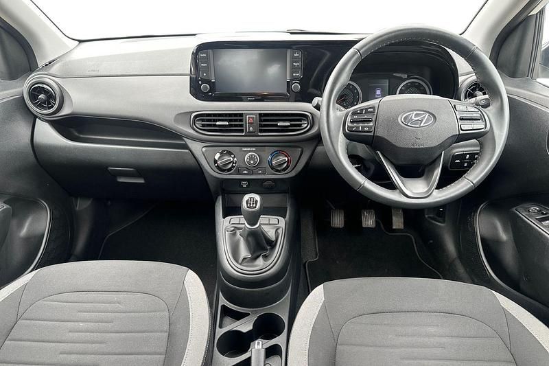 Używany Hyundai i10 SE 67 KM (49 kW) 2021 Biały Hatchback