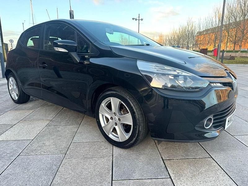 Used Renault Clio IV Expression+ 75 HP (55 kW) 2013 Black Hatchback