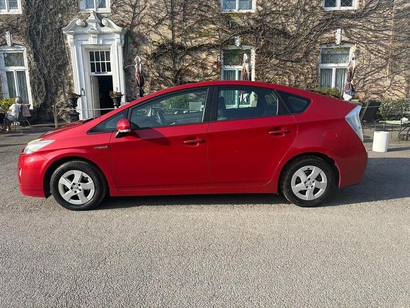 Usado Toyota Prius T3 2010 Rojo Utilitario