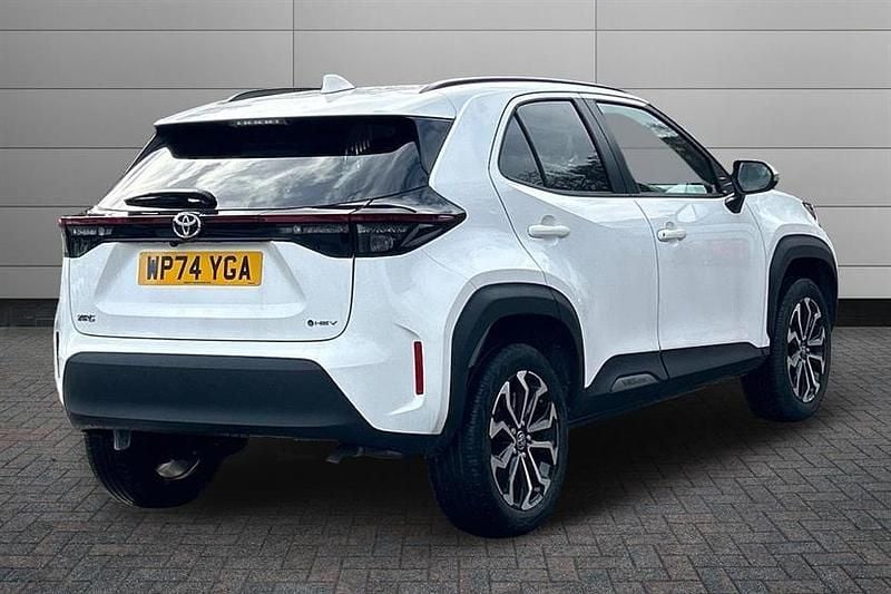 Used Toyota Yaris Cross Design 116 HP (85 kW) 2025 White SUV