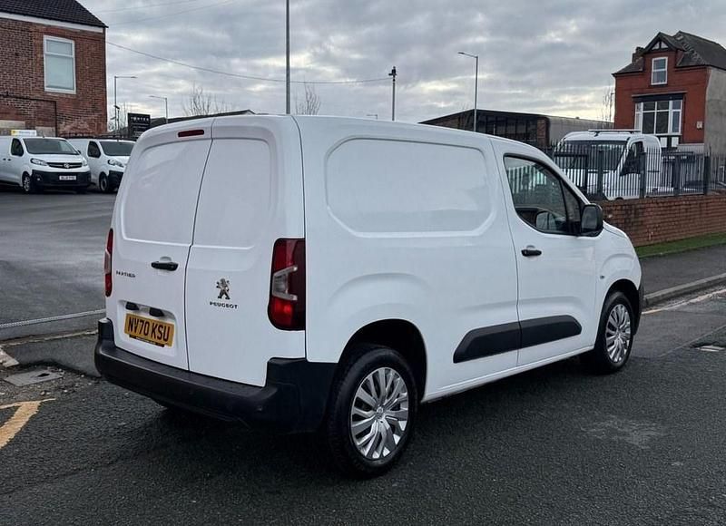 Used Peugeot Partner 100 HP (73 kW) 2021 White MPV