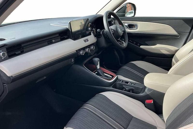 Used Honda HR-V Advance 131 HP (96 kW) 2023 Sunlight white SUV