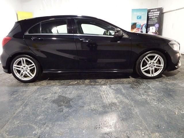 Used Mercedes A180 Executive 109 HP (80 kW) 2015 Black Hatchback