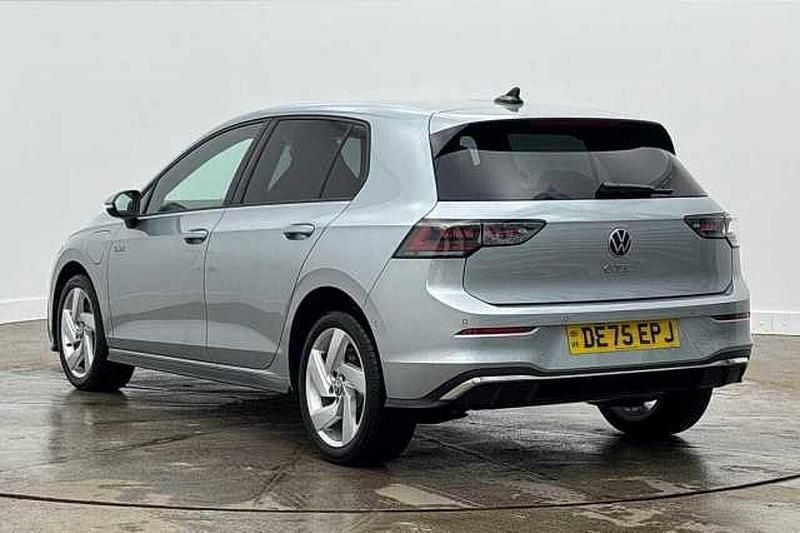 New VW Golf VIII GTE 272 HP (200 kW) 2025