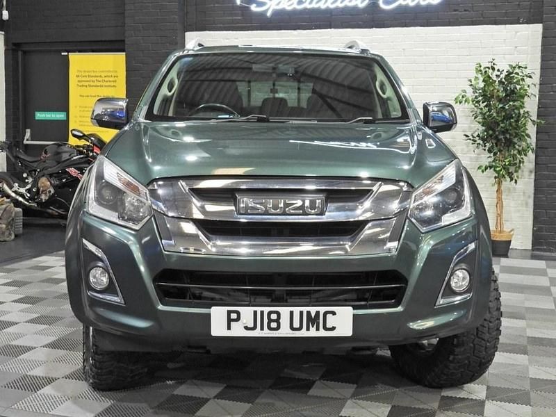 Used Isuzu Pick up 164 HP (120 kW) 2018 Green Pickup